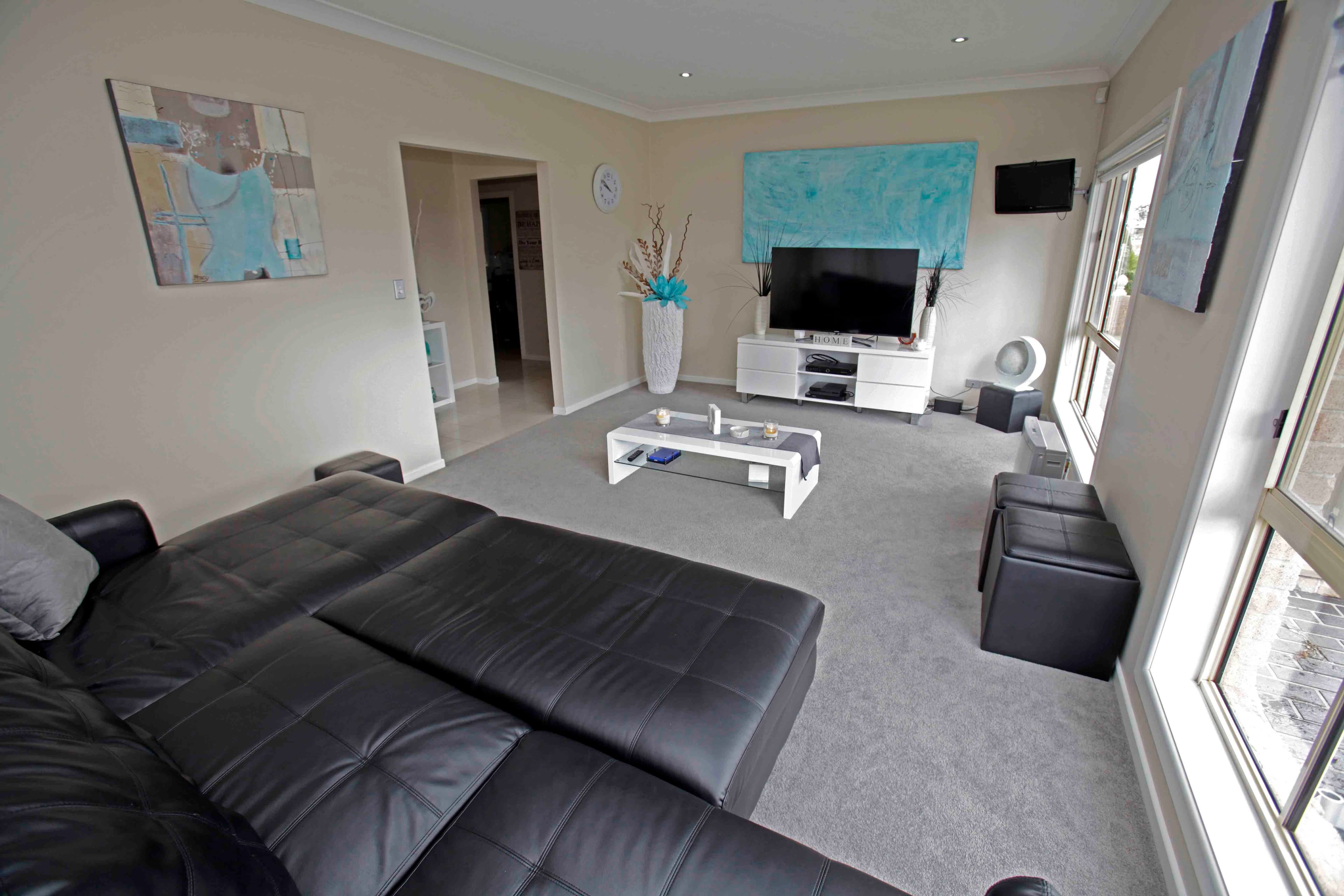 28 Tudor Crescent, CECIL HILLS NSW 2171, Cecil Hills - Thumbnail 3