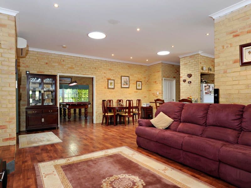 31 Brodie Court, BALDIVIS WA 6171, Baldivis - Thumbnail 2