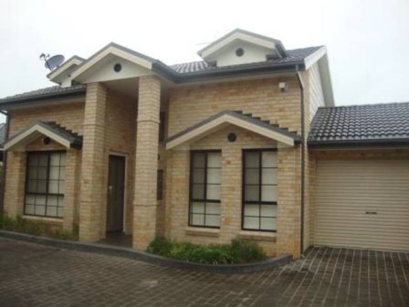 21-23  Oxford Street, SMITHFIELD NSW 2164, Smithfield - Image 1