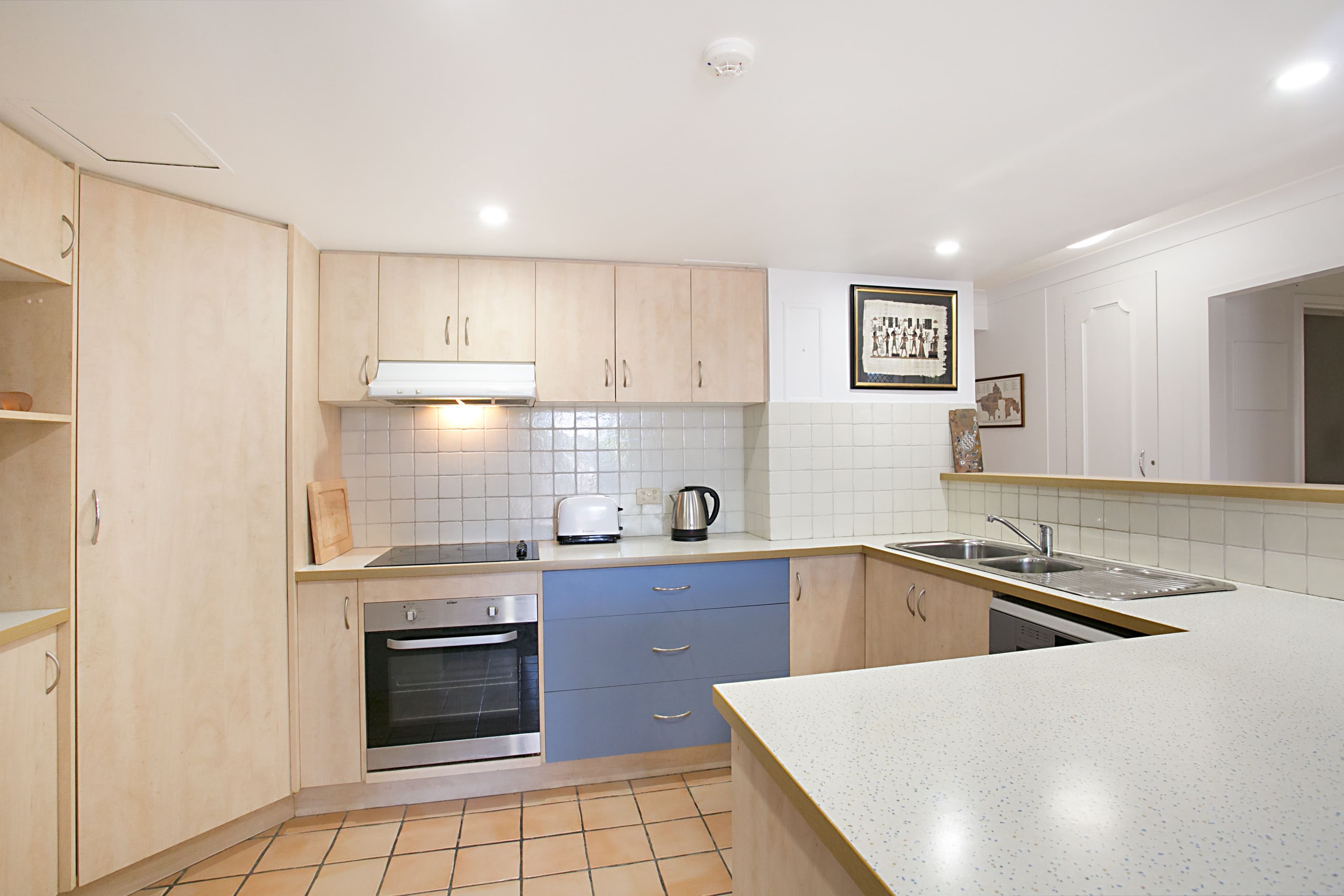 4 Britannia Avenue 'Ocean Royale', Broadbeach QLD 4218, Broadbeach - Thumbnail 2