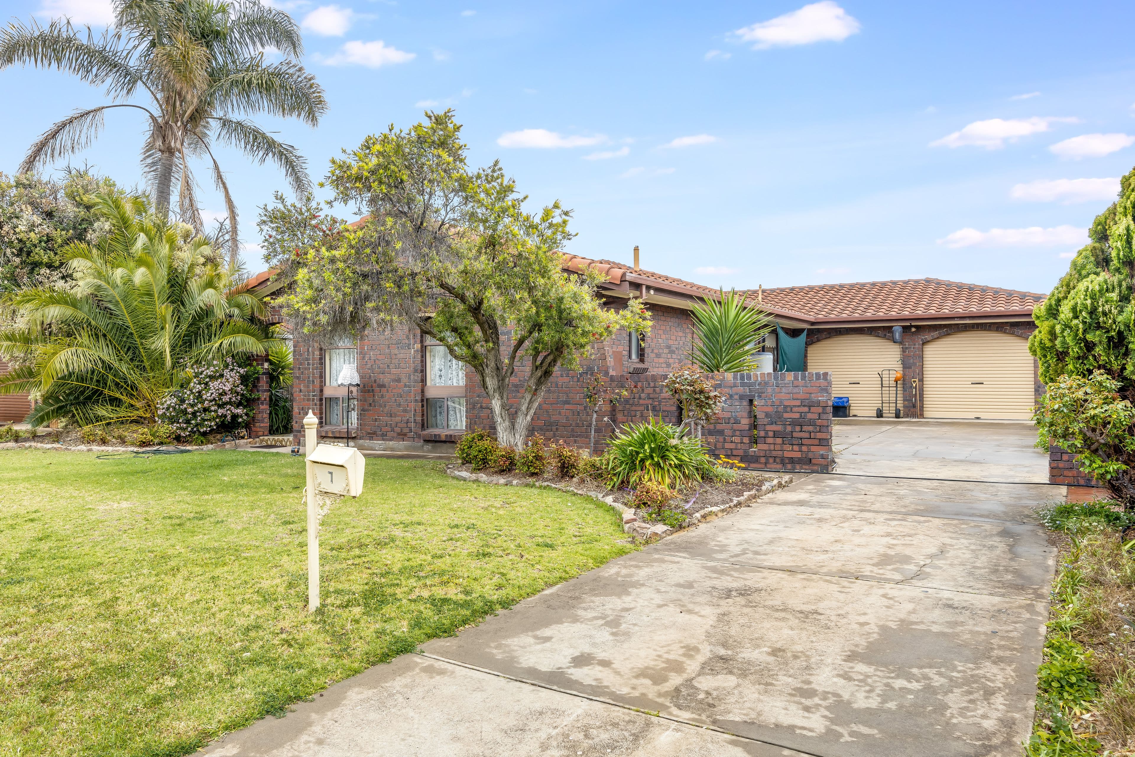 7 Frome Crescent, West Lakes SA 5021, West Lakes - Image 1