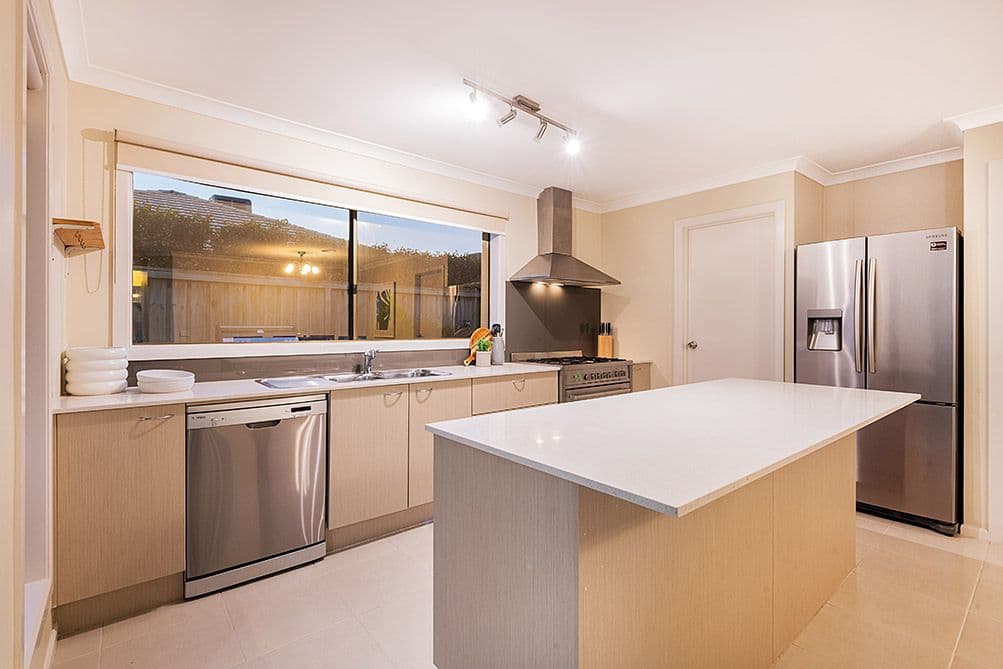 27 Livida Circuit, Lyndhurst VIC 3975, Lyndhurst - Thumbnail 2