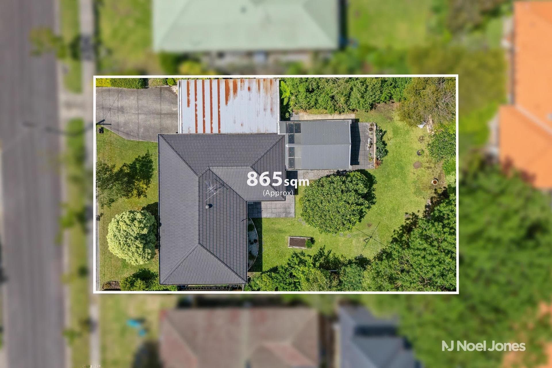 27 Cherry Tree Grove, Croydon - Thumbnail 2