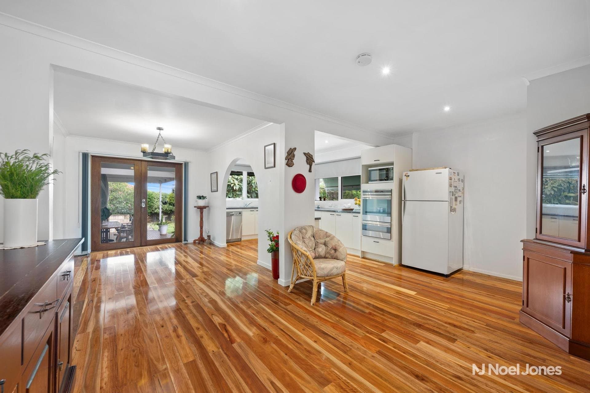 27 Cherry Tree Grove, Croydon - Thumbnail 4