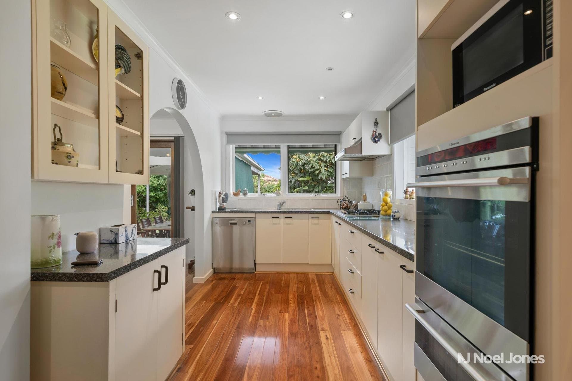 27 Cherry Tree Grove, Croydon - Thumbnail 5