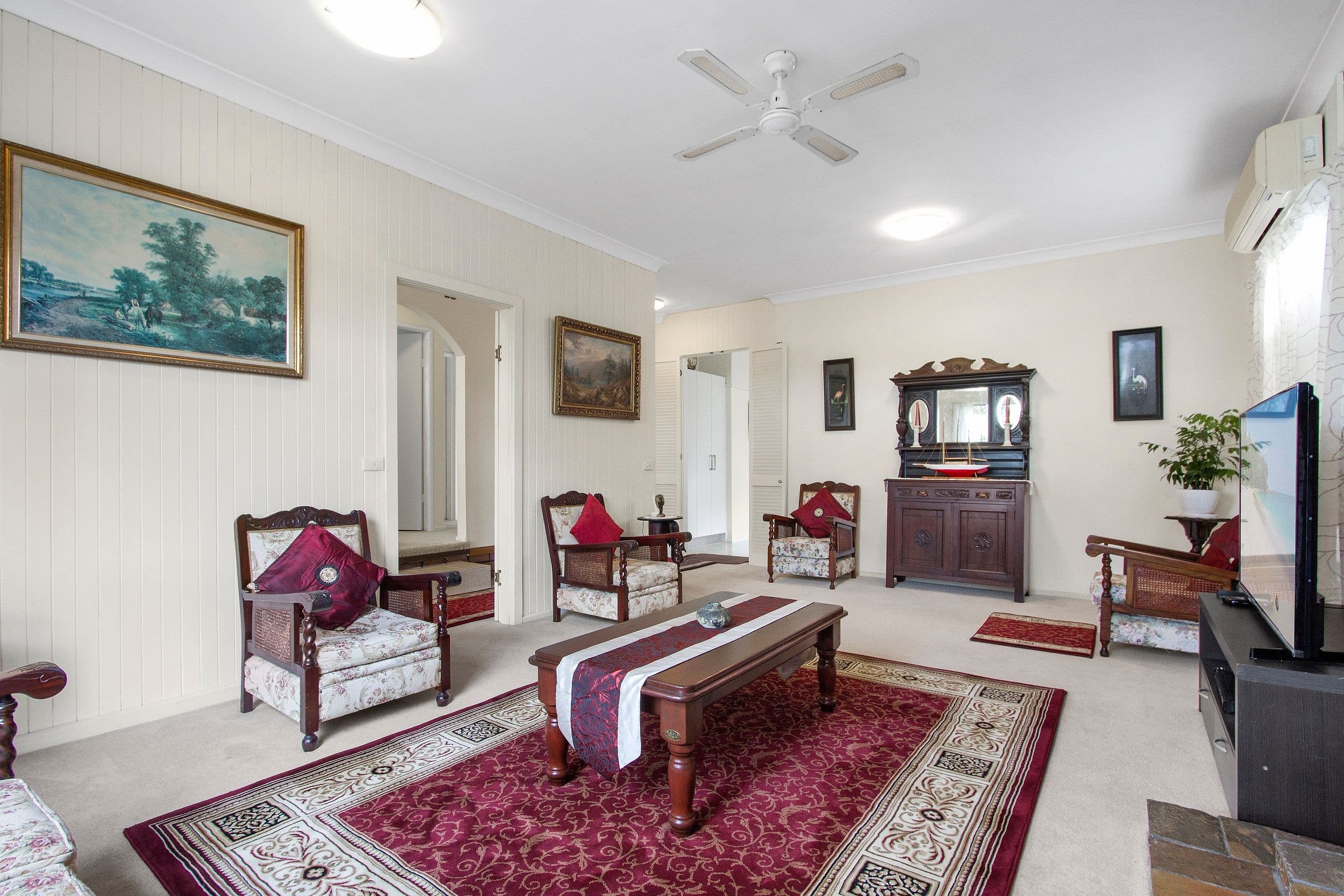 40 Hilltop Crescent, Surf Beach - Thumbnail 2