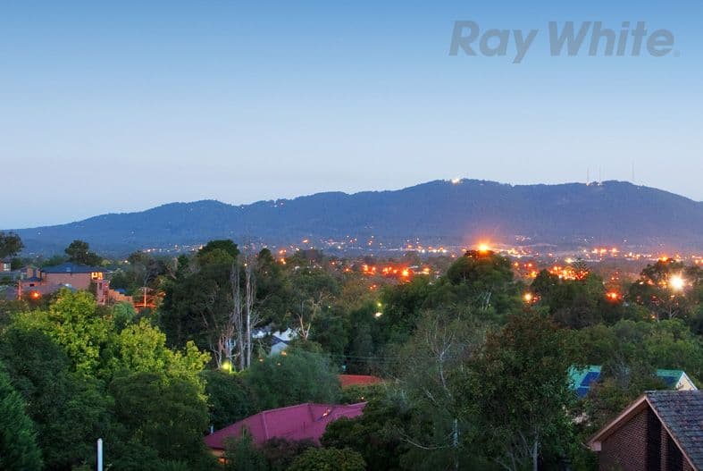 28 STIRLING Road, Croydon VIC 3136, Croydon - Thumbnail 3