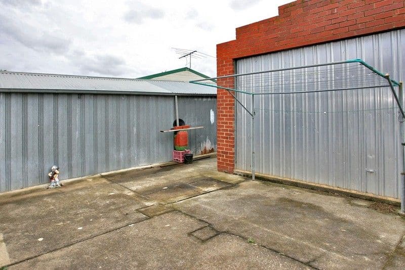 2 Butcher Crescent, LAVERTON VIC 3028, Laverton - Thumbnail 3
