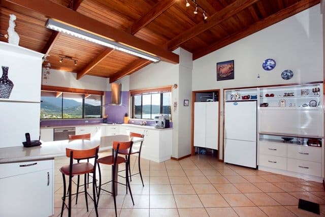 23 Warruga Street, CANNONVALE QLD 4802, Cannonvale - Thumbnail 8