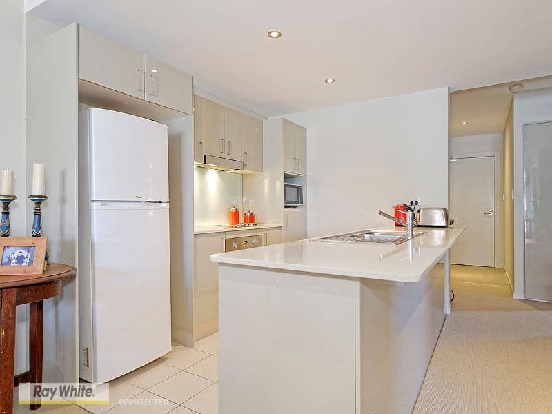12 Portwood Street, Redcliffe QLD 4020, Redcliffe - Thumbnail 3