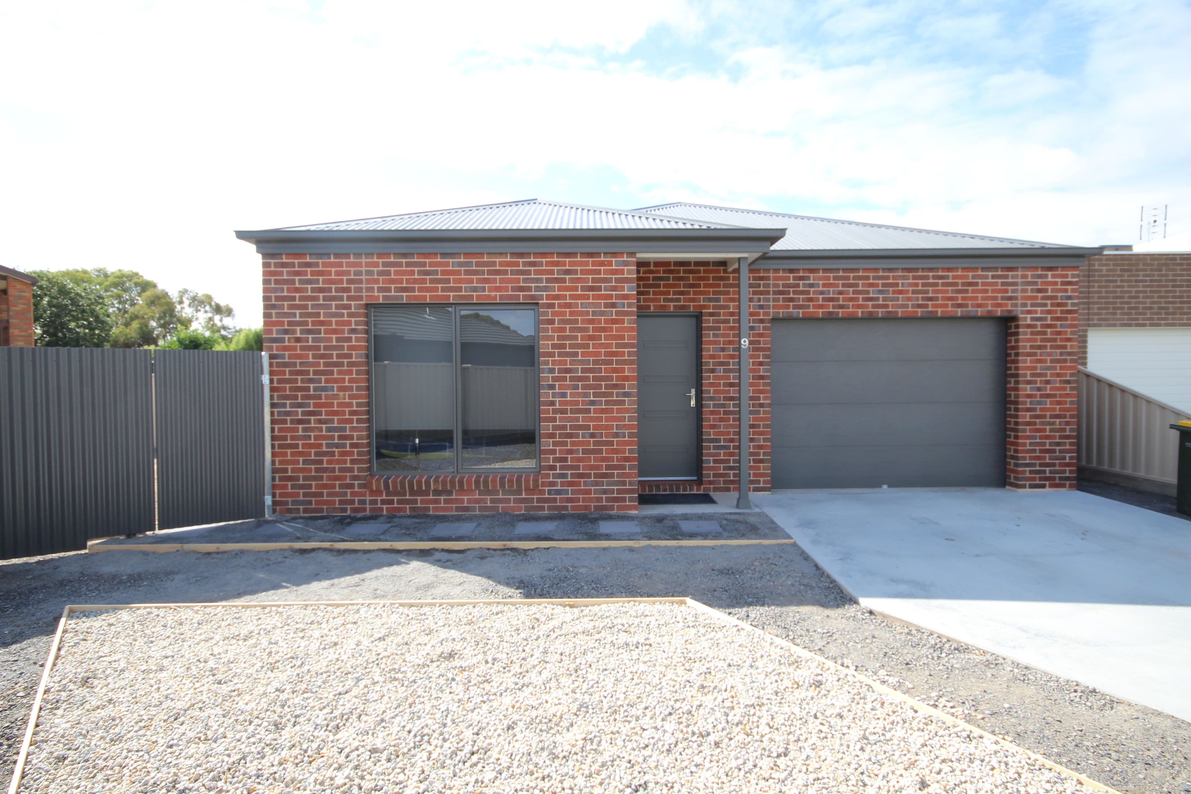 9 Hogan Court, HORSHAM VIC 3400, Horsham - Image 1