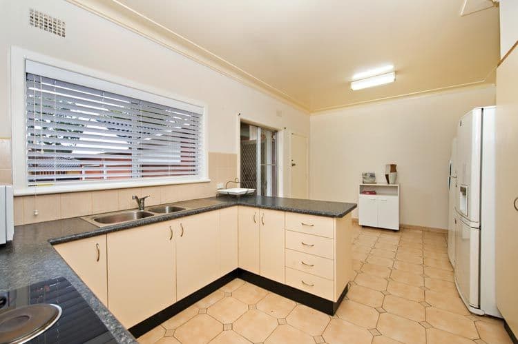 2 Juniper Place, SYLVANIA NSW 2224, Sylvania - Thumbnail 5