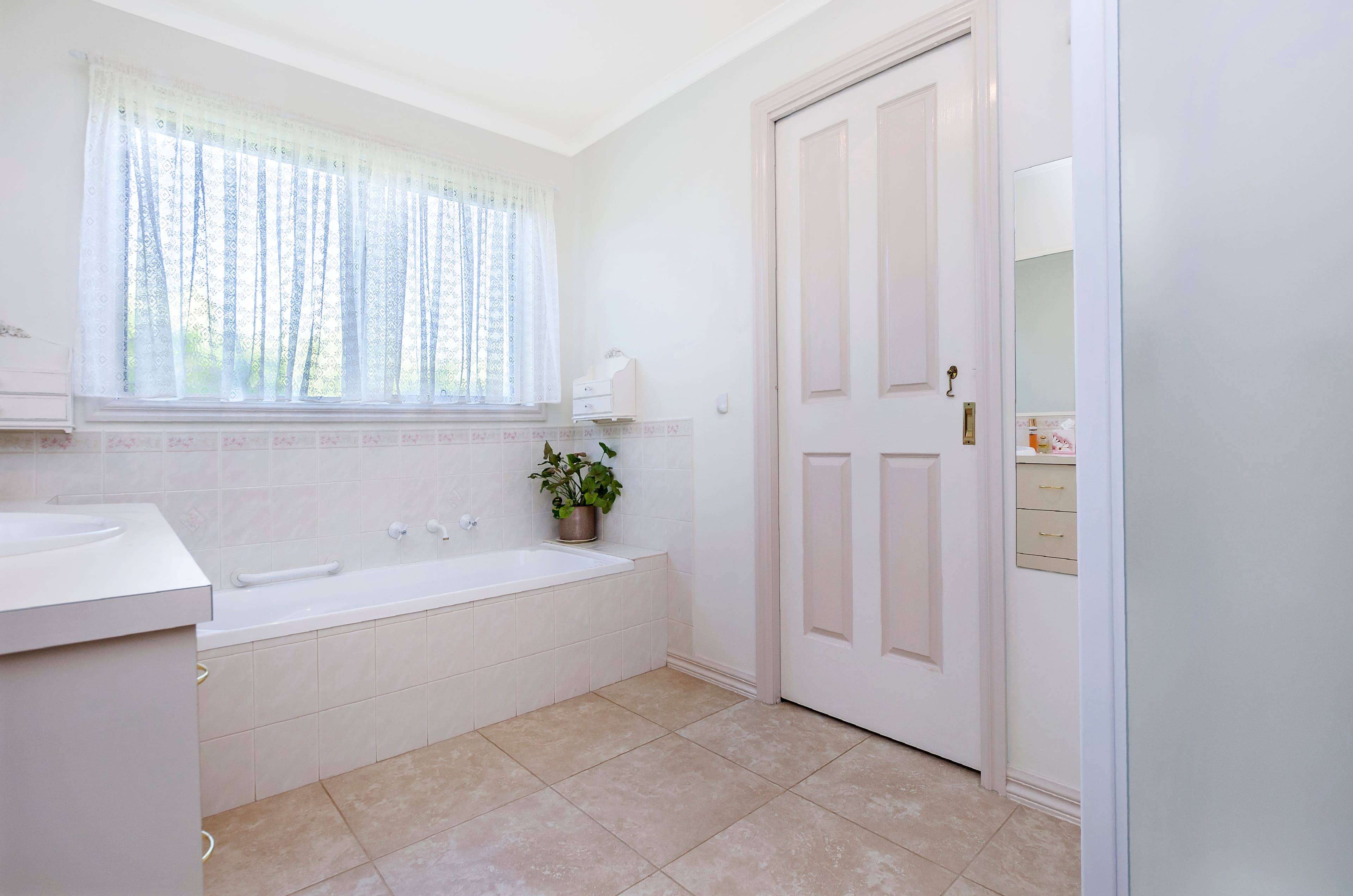 26 Loyola Avenue, Warrnambool VIC 3280, Warrnambool - Thumbnail 5