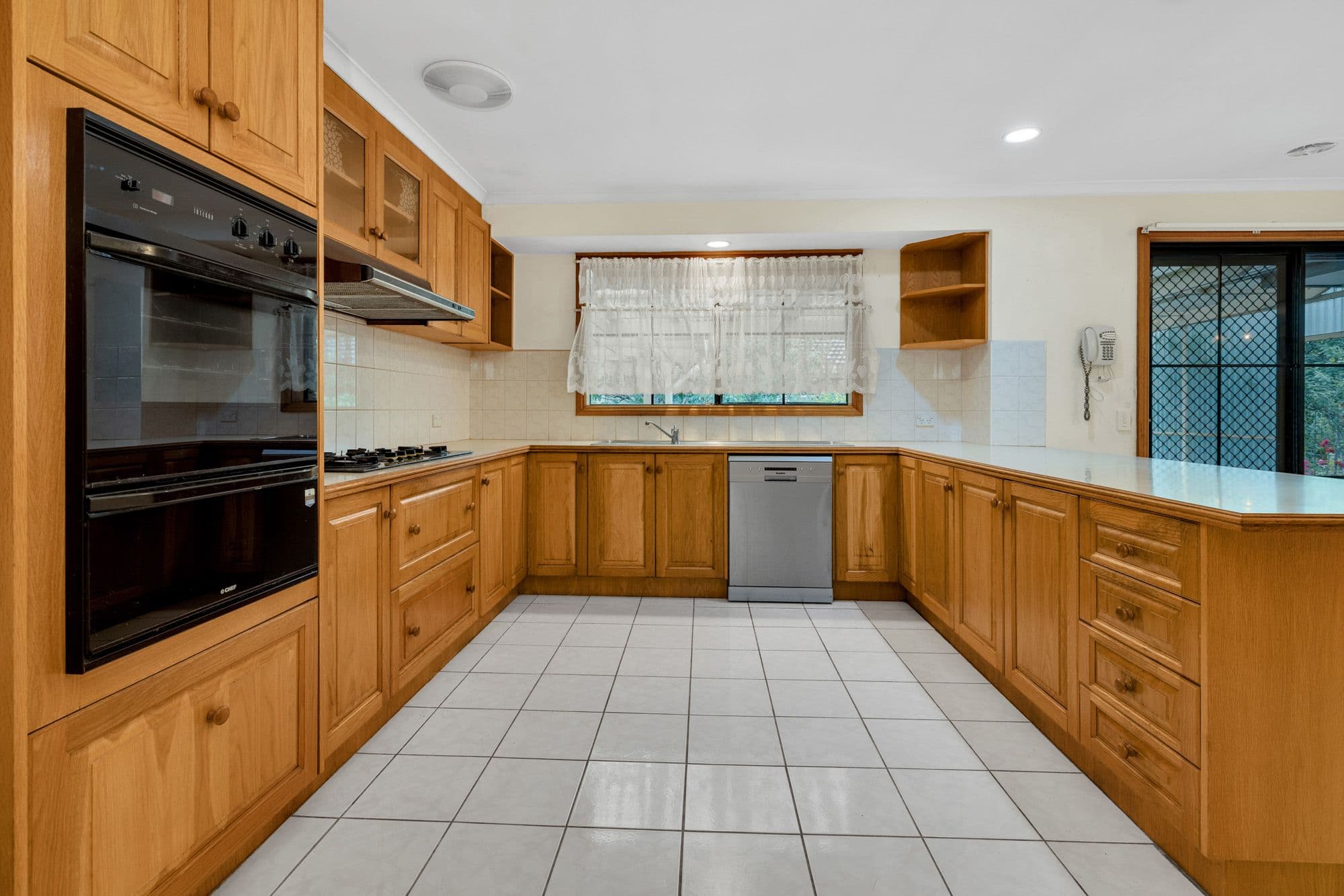 28 Fernwood Drive, Hoppers Crossing VIC 3029, Hoppers Crossing - Thumbnail 4