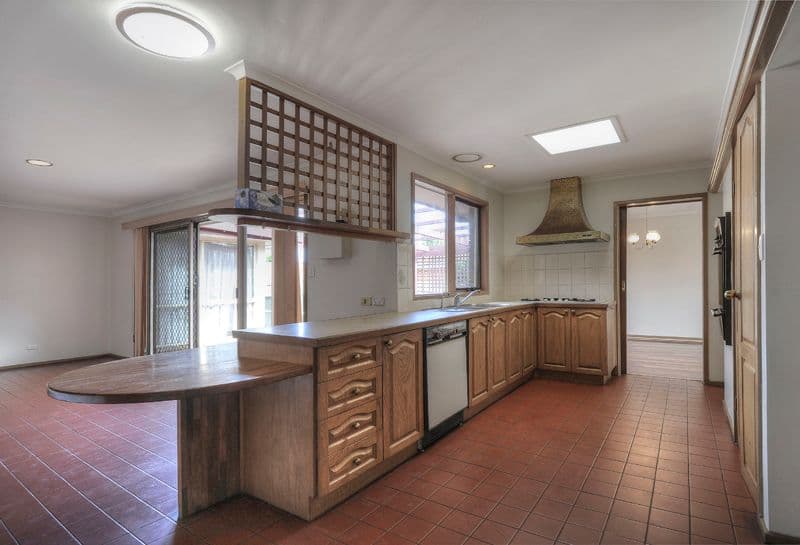 5 Blossom Park Drive, MILL PARK VIC 3082, Mill Park - Thumbnail 4