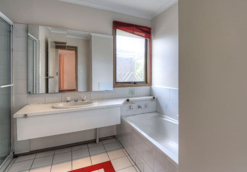 5 Blossom Park Drive, MILL PARK VIC 3082, Mill Park - Thumbnail 7