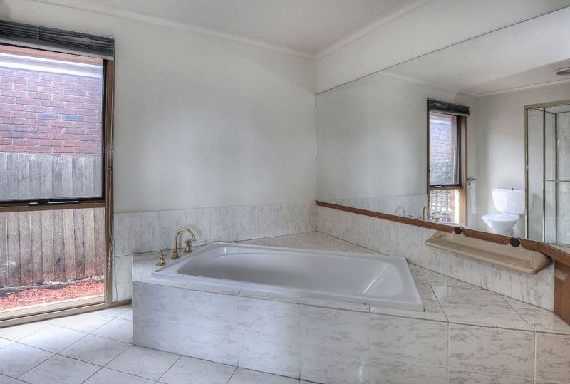 5 Blossom Park Drive, MILL PARK VIC 3082, Mill Park - Thumbnail 8