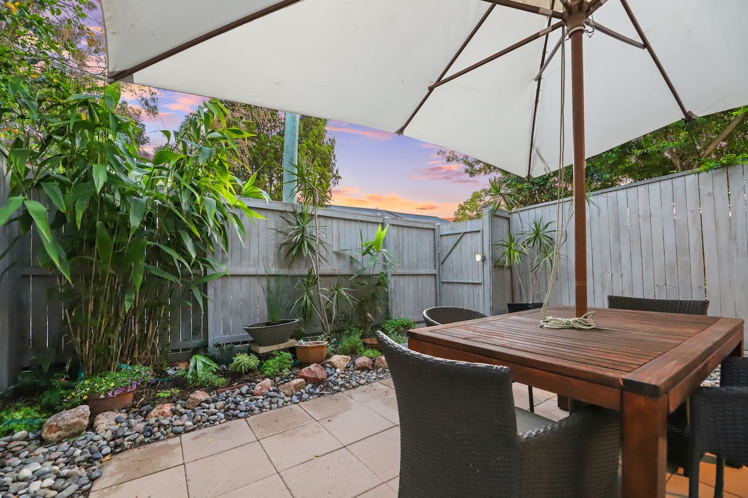 27 Brassey Street, Fairfield QLD 4103, Fairfield - Image 1
