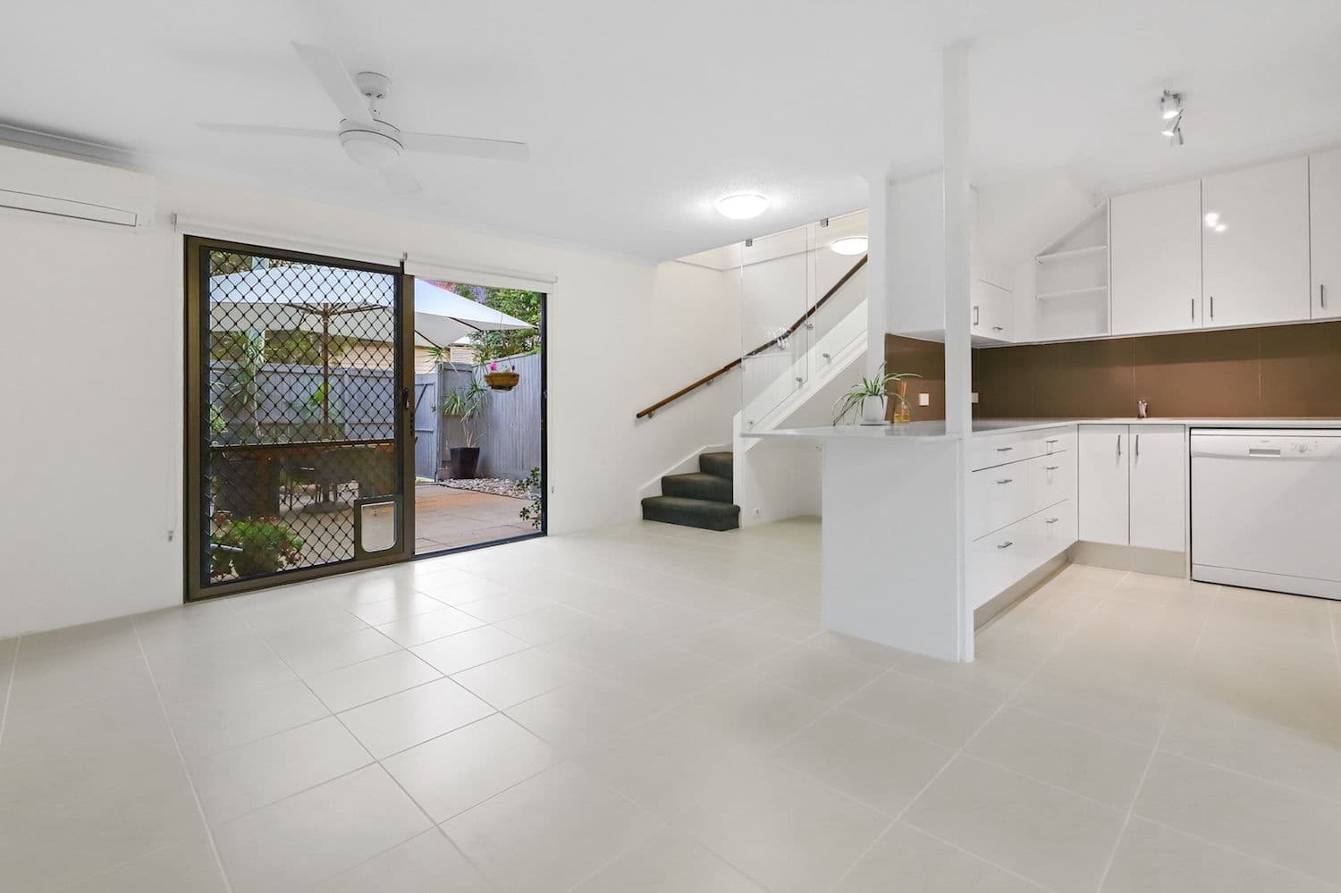27 Brassey Street, Fairfield QLD 4103, Fairfield - Thumbnail 3