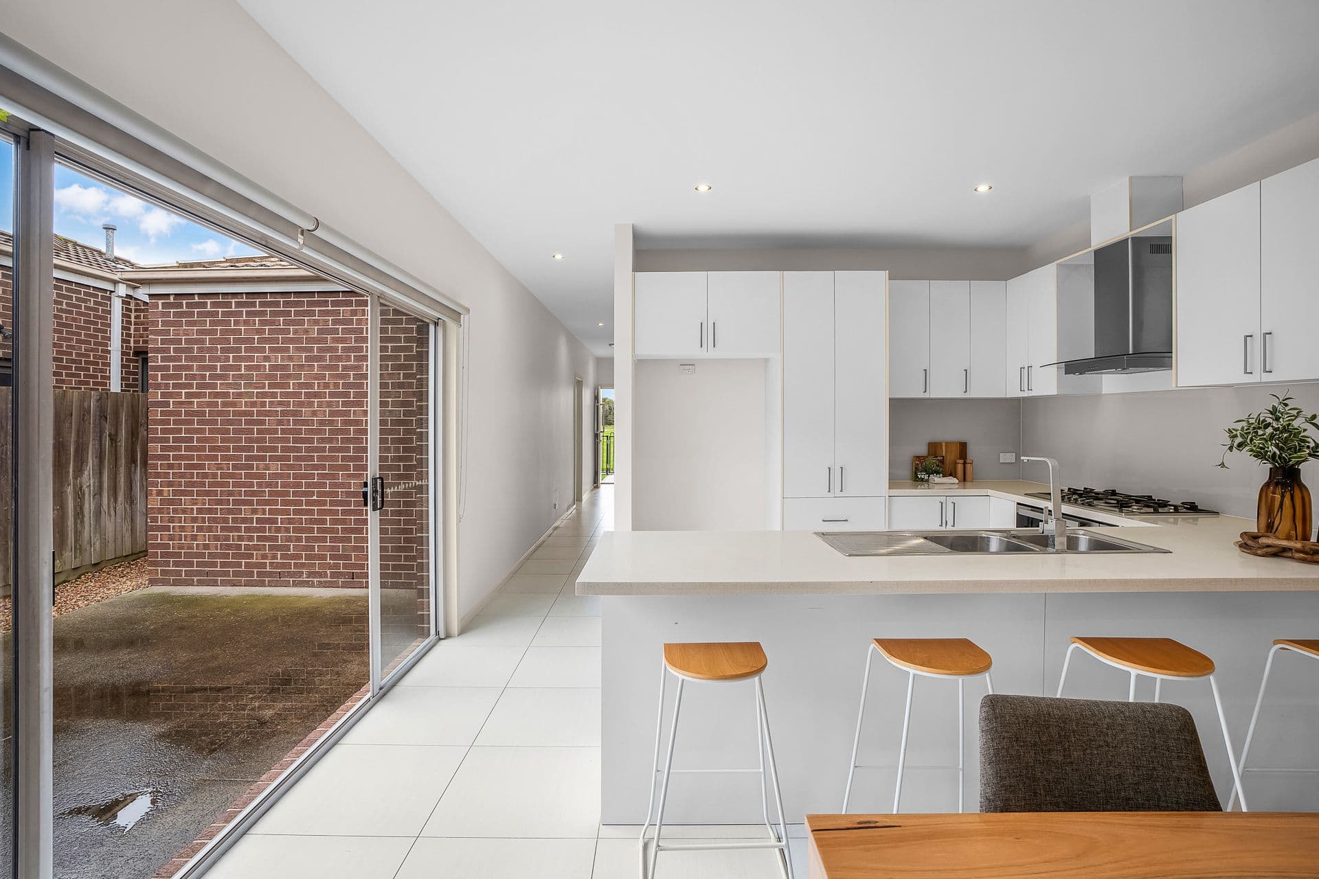 8 Coberley Way, Cranbourne North VIC 3977, Cranbourne North - Thumbnail 3