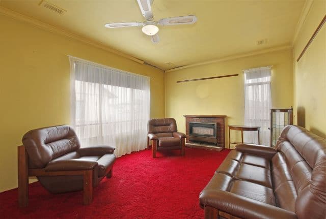 33 Clingin Street, Reservoir VIC 3073, Reservoir - Thumbnail 2