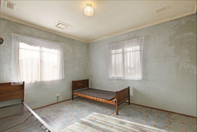 33 Clingin Street, Reservoir VIC 3073, Reservoir - Thumbnail 4