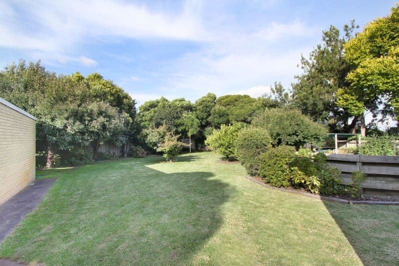 26  Eastview Crescent, BENTLEIGH EAST VIC 3165, Bentleigh East - Thumbnail 2