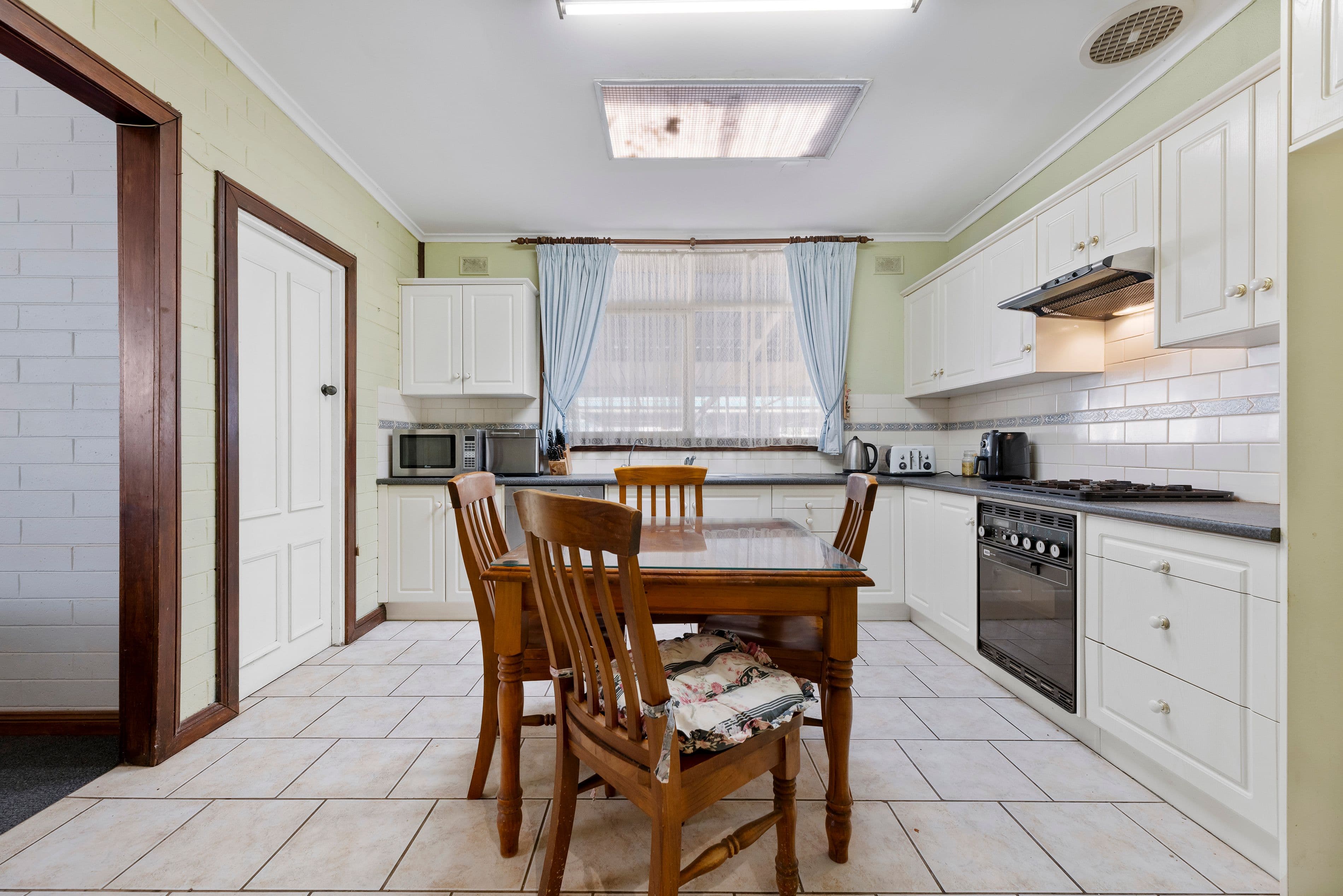 215 Kesters Road, Para Hills SA 5096, Para Hills - Thumbnail 3