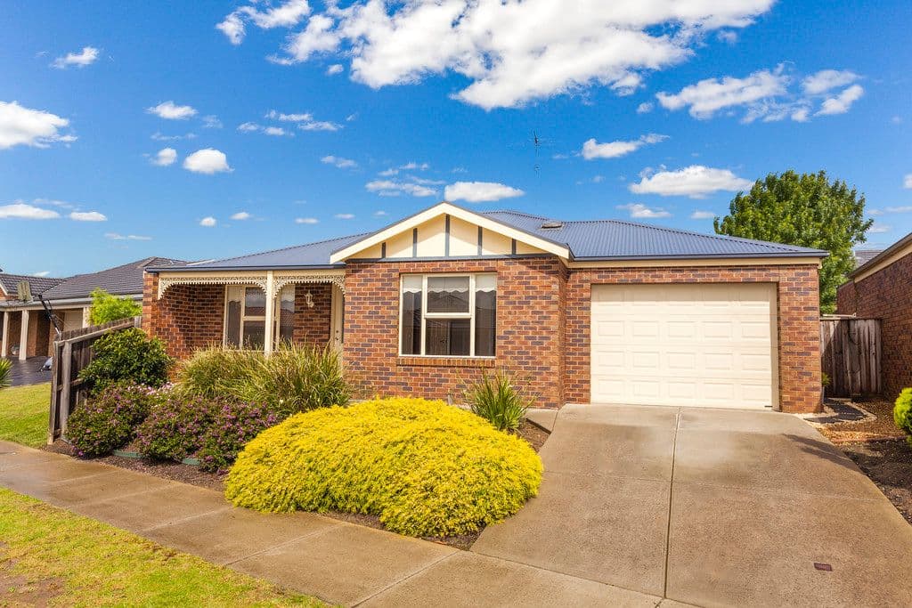 27 Roseview Way, ST ALBANS PARK VIC 3219, St Albans Park - Image 1