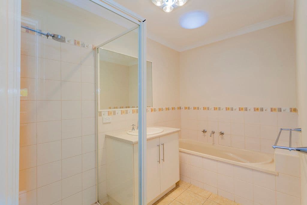 27 Roseview Way, ST ALBANS PARK VIC 3219, St Albans Park - Thumbnail 3