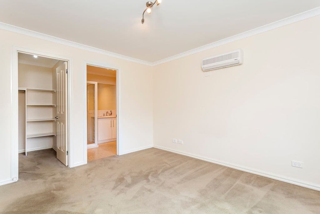 27 Roseview Way, ST ALBANS PARK VIC 3219, St Albans Park - Thumbnail 4