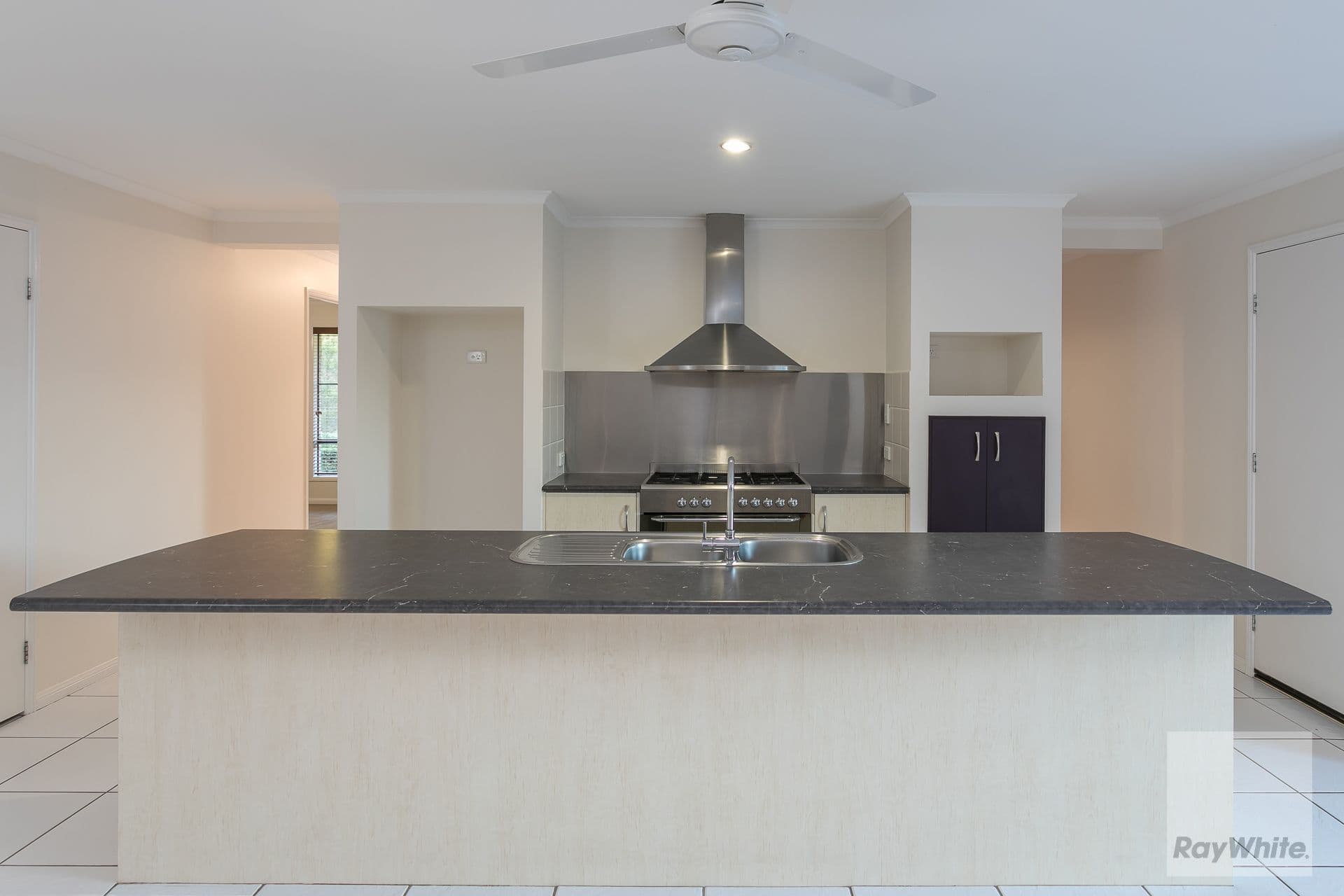4 Coolum Court, Redland Bay QLD 4165, Redland Bay - Thumbnail 3