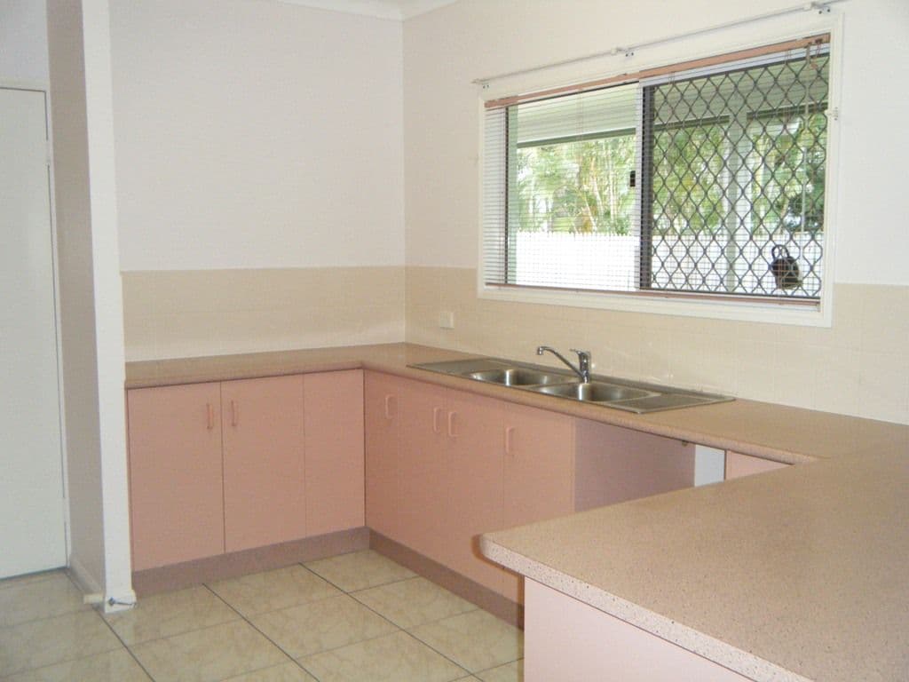 17  Feeney Avenue, RASMUSSEN QLD 4815, Rasmussen - Thumbnail 4