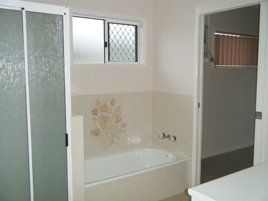 17  Feeney Avenue, RASMUSSEN QLD 4815, Rasmussen - Thumbnail 8