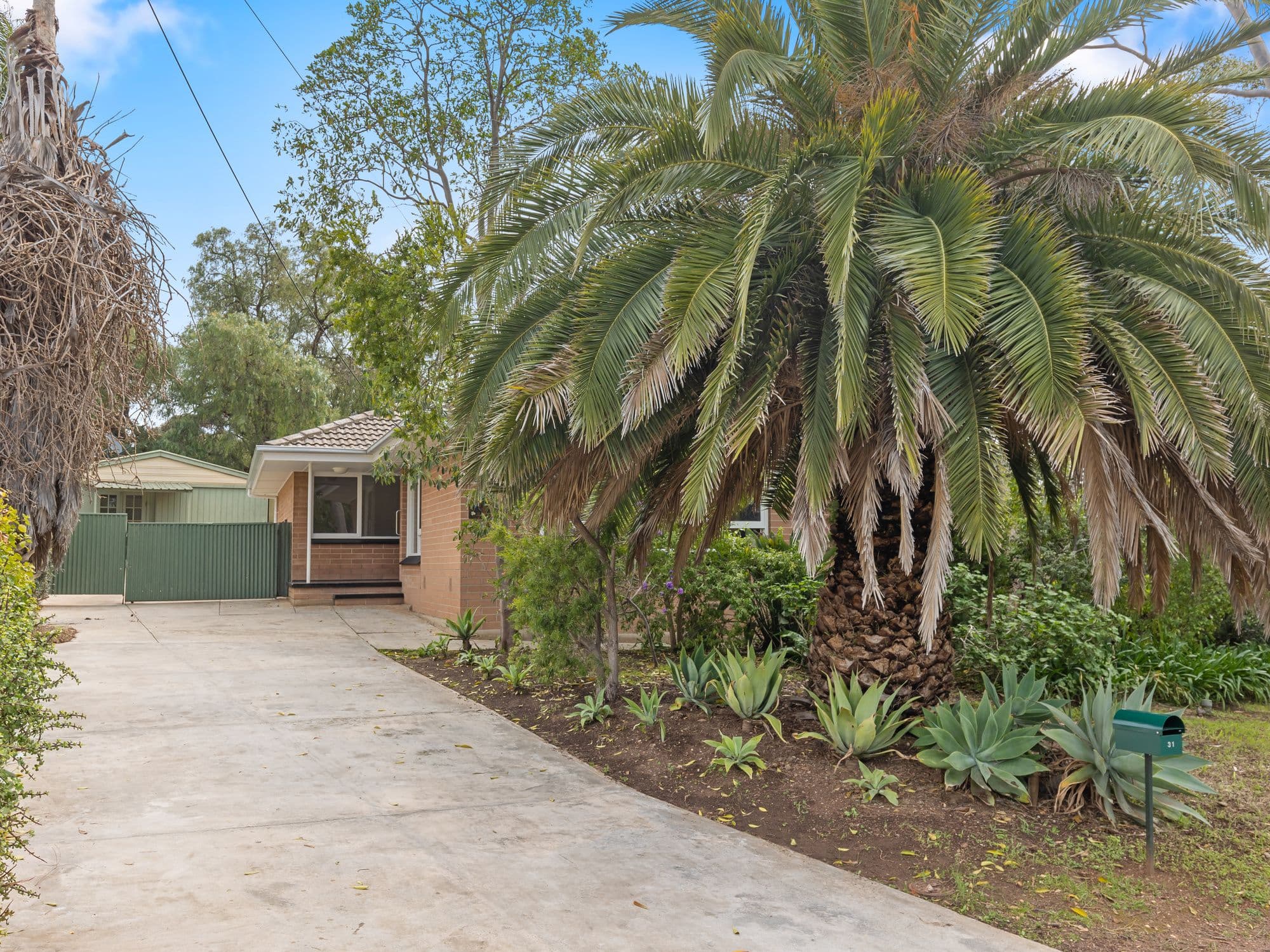 31 Peregrine Crescent, Christie Downs SA 5164, Christie Downs - Thumbnail 2