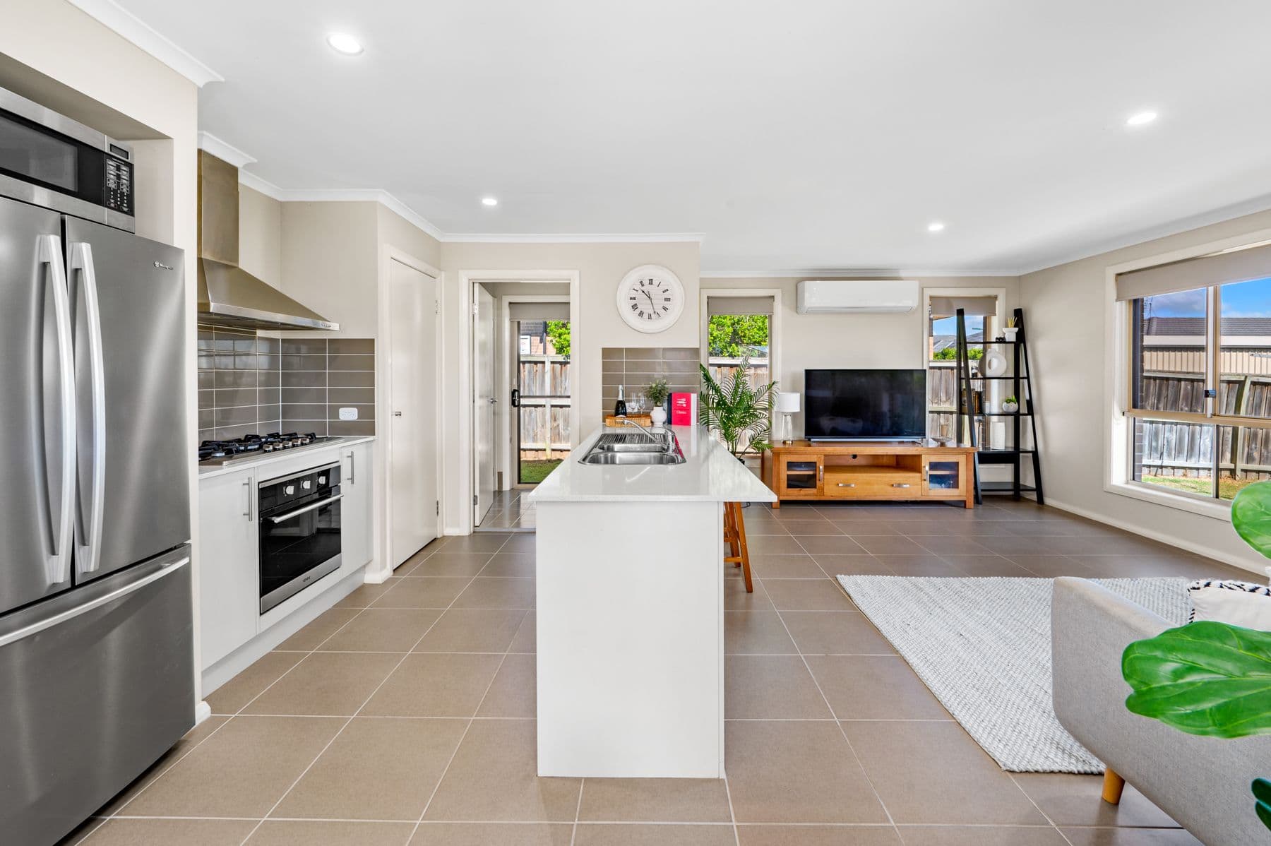 14 Finch Crescent, Aberglasslyn NSW 2320, Aberglasslyn - Thumbnail 2