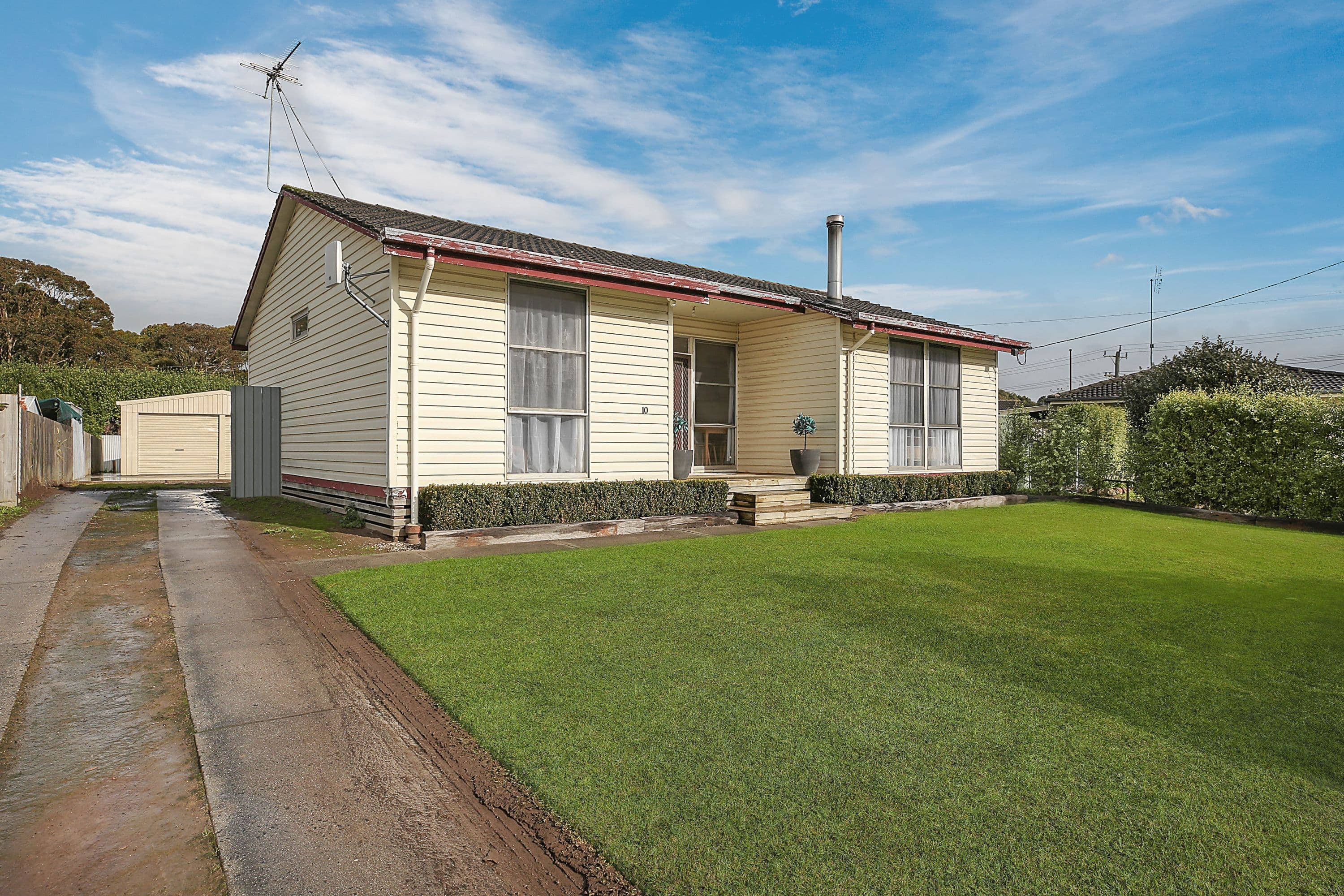 10 Kardella Street, Simpson VIC 3266, Simpson - Thumbnail 2