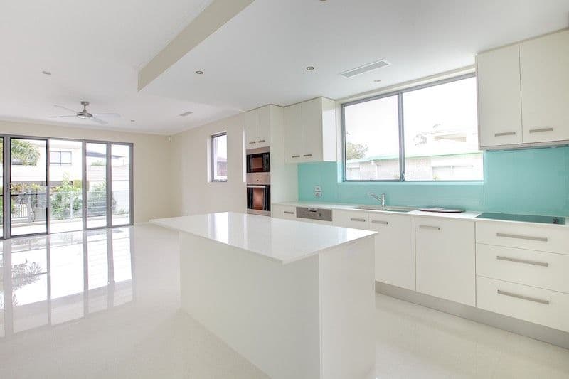 114 The Esplanade, PARADISE POINT QLD 4216, Paradise Point - Thumbnail 5
