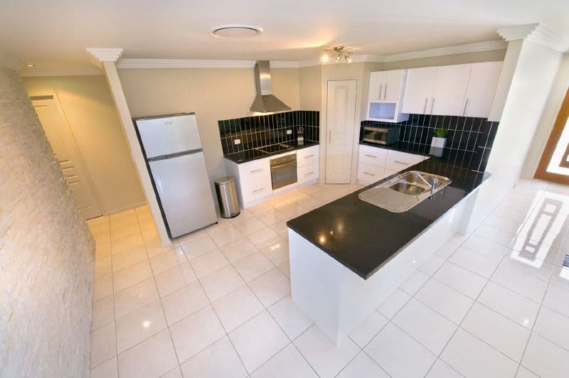 69 Springfield Drive, NORMAN GARDENS QLD 4701, Norman Gardens - Thumbnail 2