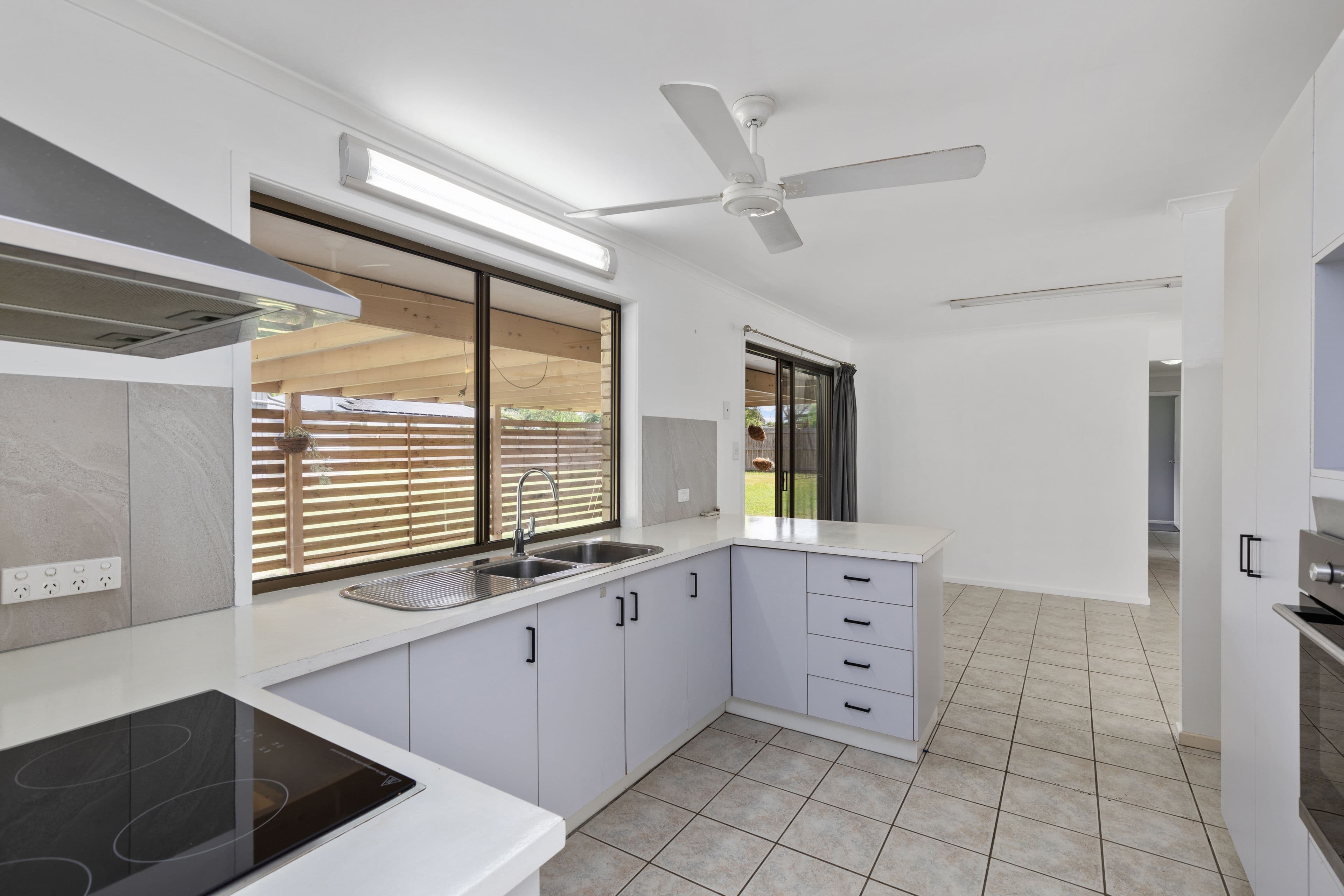 3 Bunney Road, Beerwah QLD 4519, Beerwah - Thumbnail 2