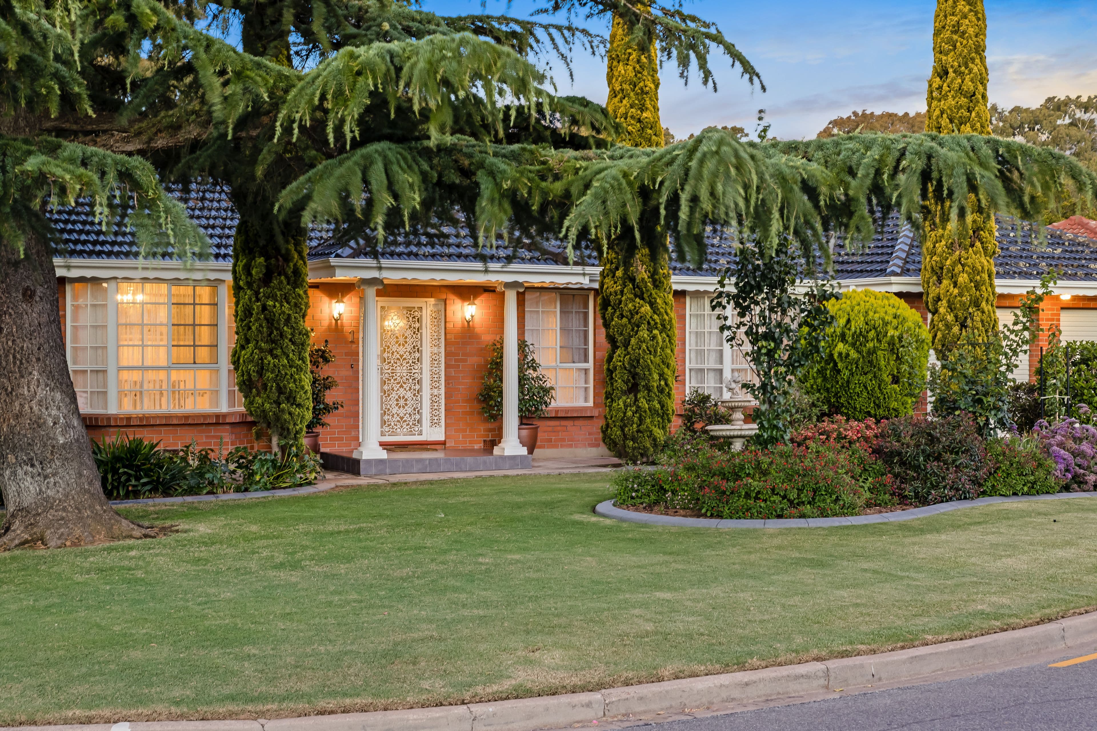 1 Carinya Crescent, Rostrevor SA 5073, Rostrevor - Thumbnail 2