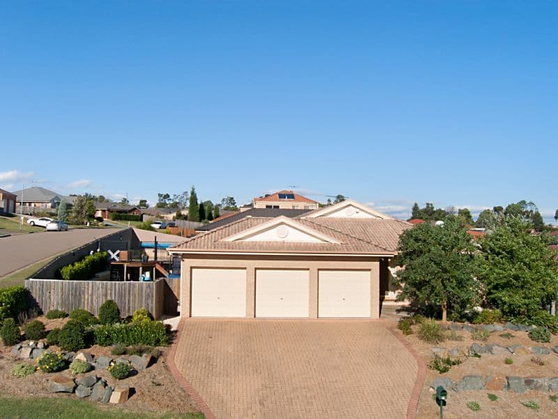 13 Vintage Drive, GILLIESTON HEIGHTS NSW 2321, Gillieston Heights - Thumbnail 2