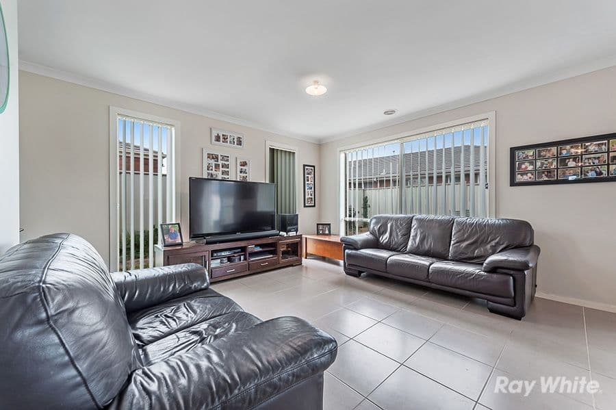 54 Fantail Way, Brookfield VIC 3338, Brookfield - Thumbnail 4