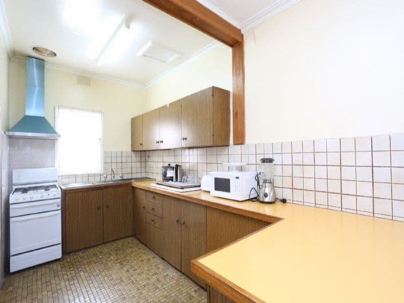 21 Mansfield Avenue, Sunshine North VIC 3020, Sunshine North - Thumbnail 3