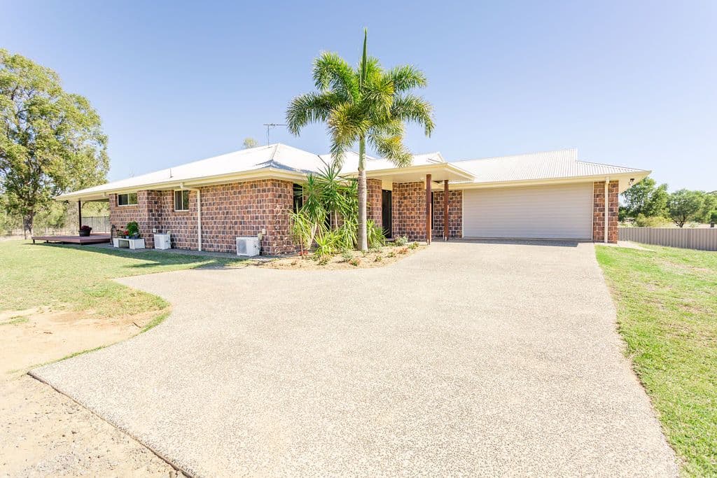 14 Birch Drive, Emerald QLD 4720, Emerald - Thumbnail 2