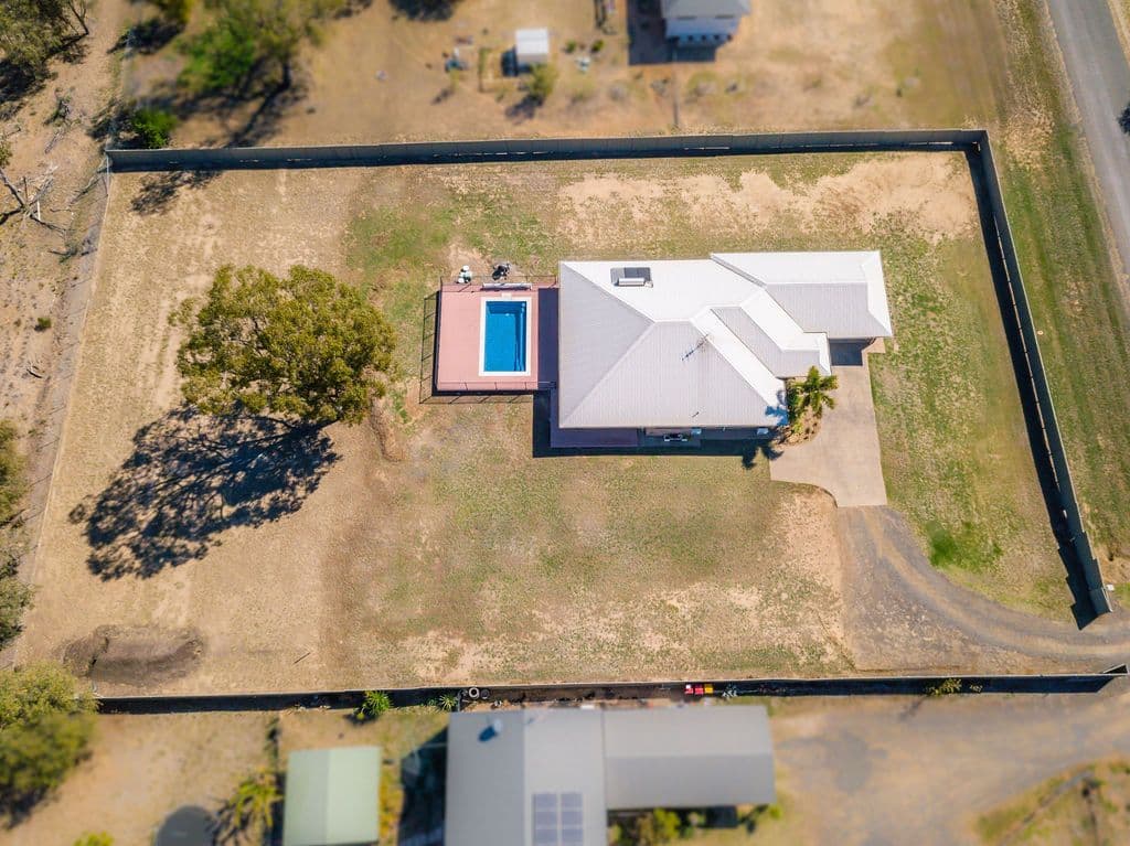 14 Birch Drive, Emerald QLD 4720, Emerald - Thumbnail 3
