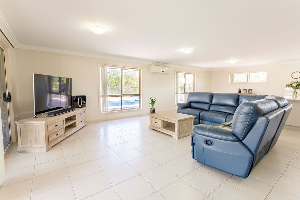 14 Birch Drive, Emerald QLD 4720, Emerald - Thumbnail 8