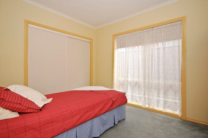 6 Wiltshire Place, CHIRNSIDE PARK VIC 3116, Chirnside Park - Thumbnail 7