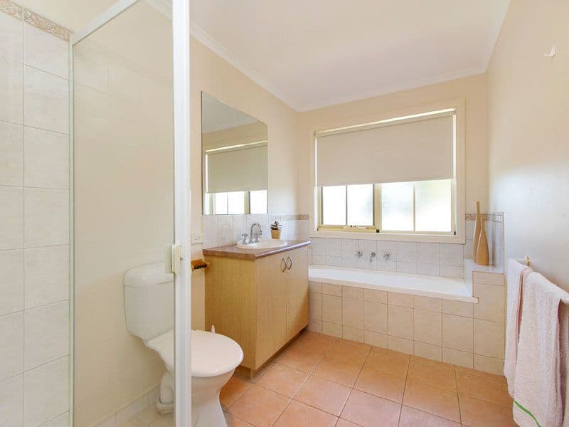 1 Howard Road, DINGLEY VILLAGE VIC 3172, Dingley Village - Thumbnail 8
