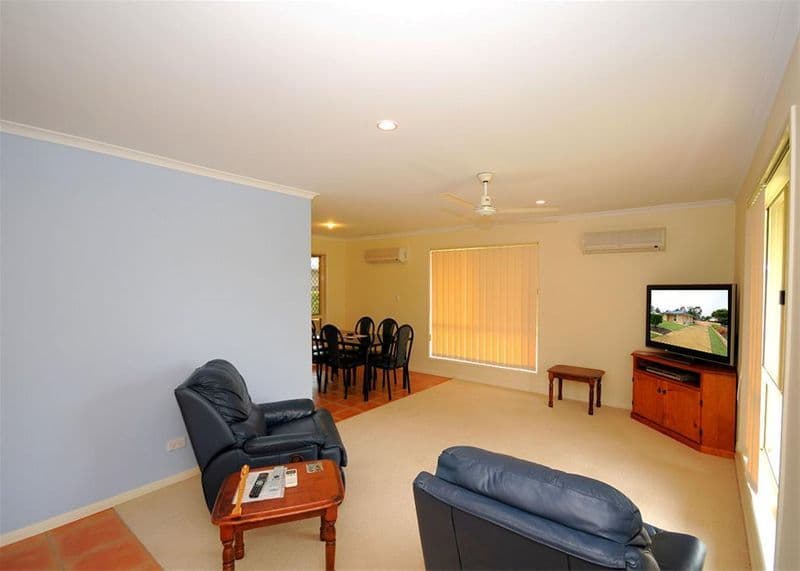 14 Rankin Street, POINT VERNON QLD 4655, Point Vernon - Thumbnail 2